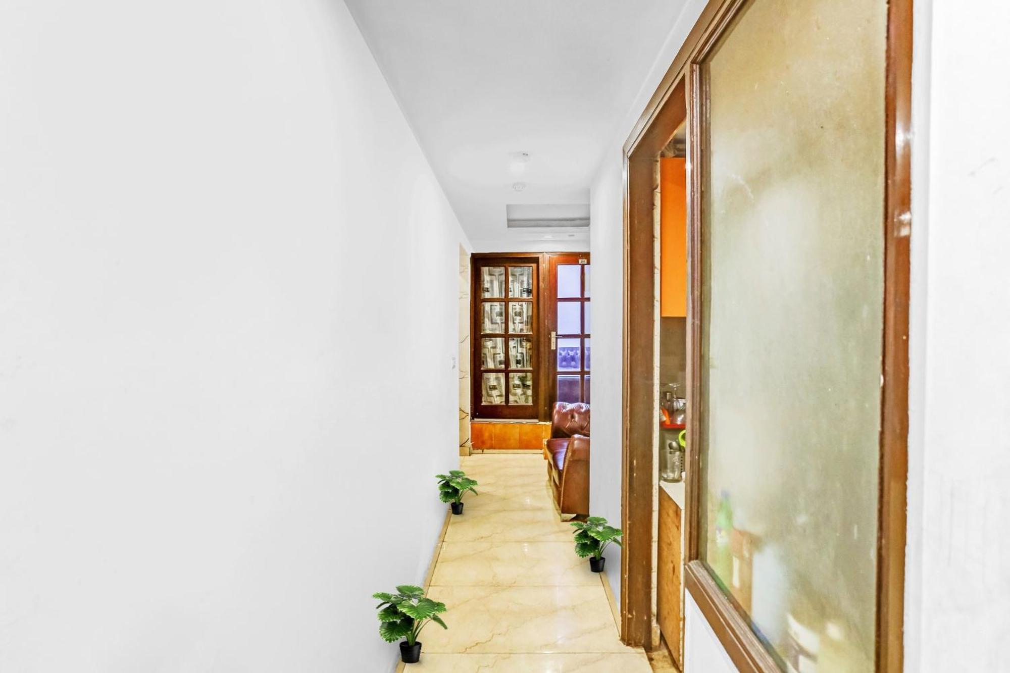 Hotel O Jangpura Inn Нью-Дели Экстерьер фото
