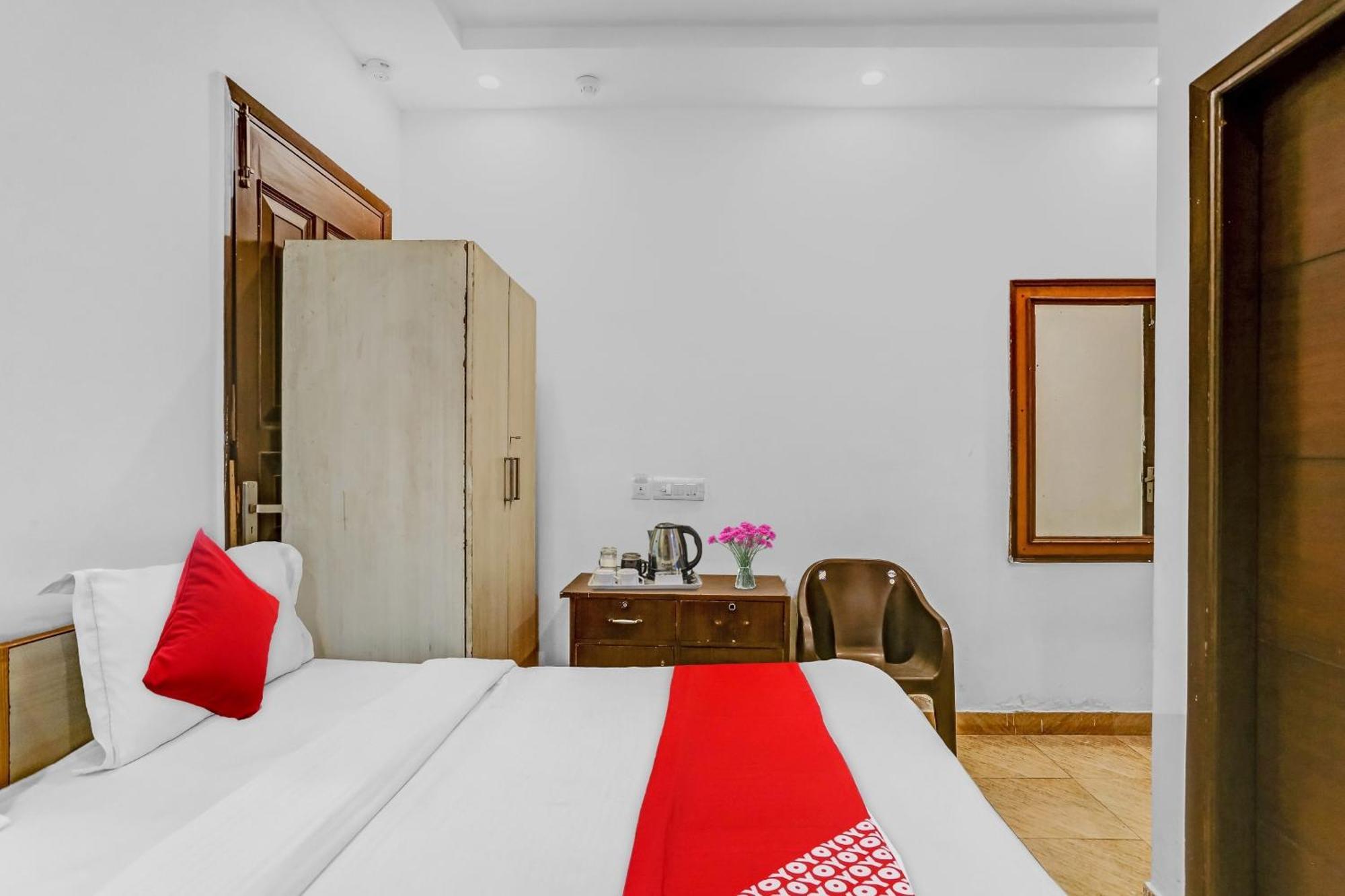 Hotel O Jangpura Inn Нью-Дели Экстерьер фото
